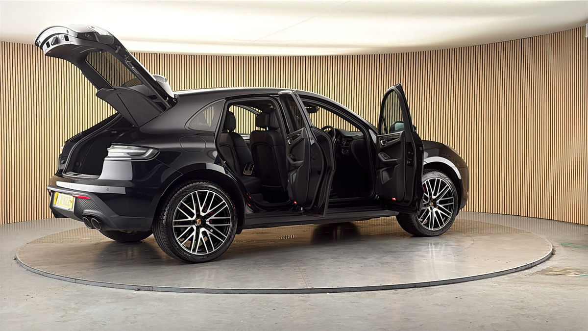 More views of Porsche Macan
