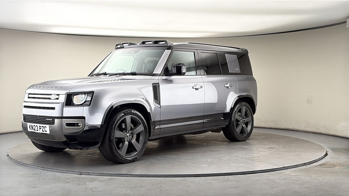 Land Rover Defender 110 Image 20