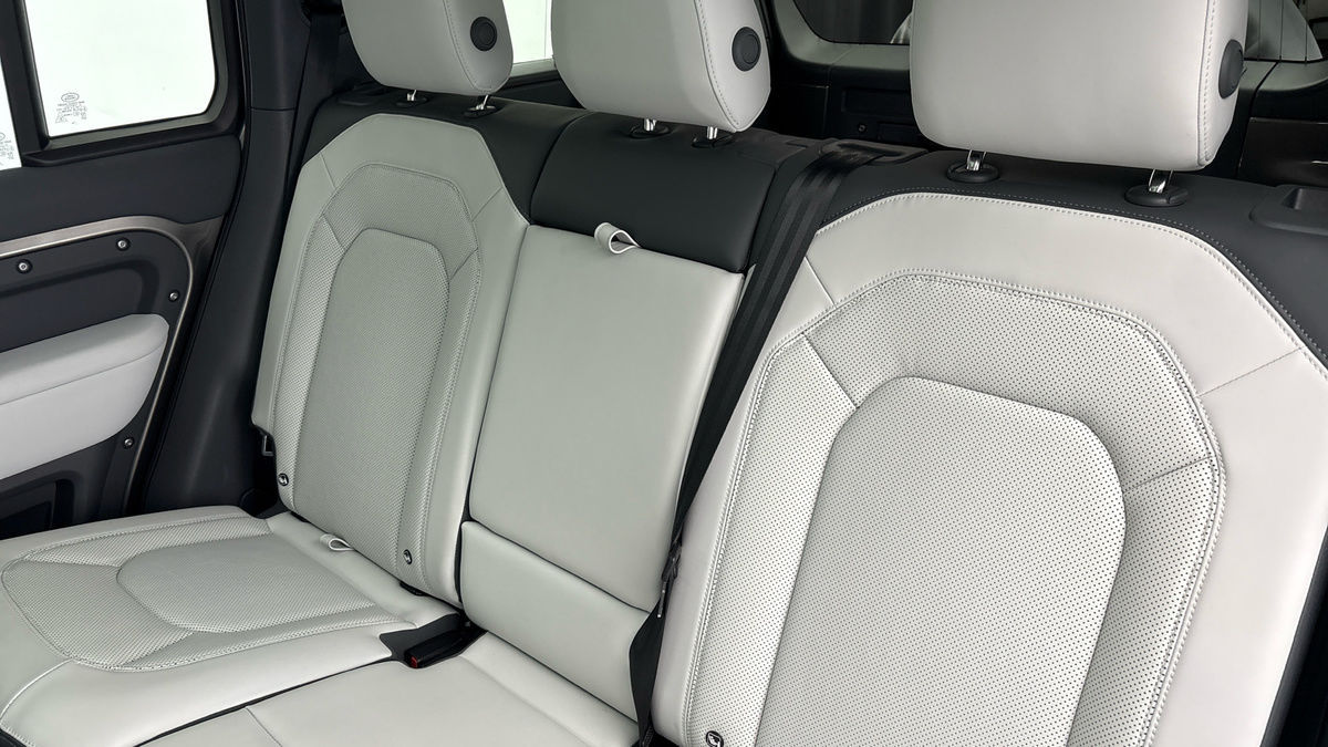 Land Rover Defender 110 Urban Image 8