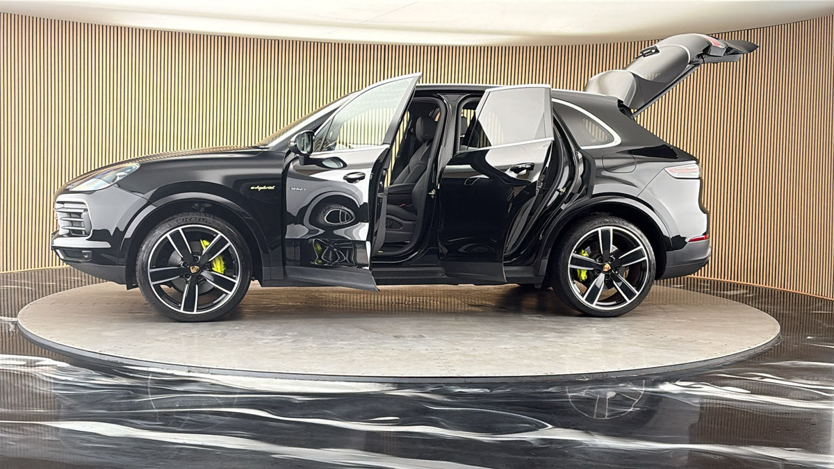More views of Porsche Cayenne