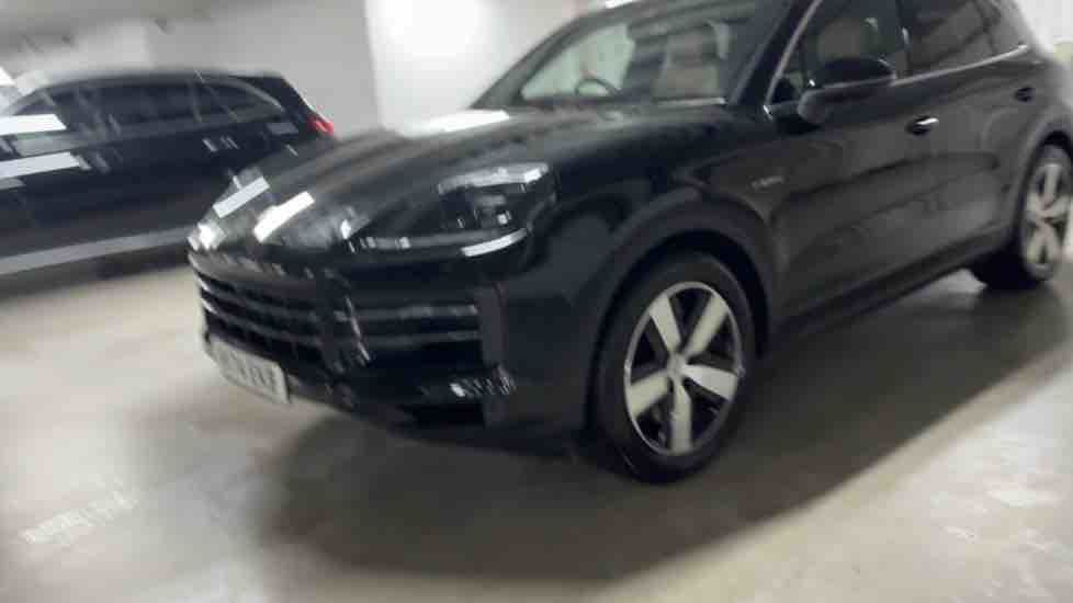 More views of Porsche Cayenne