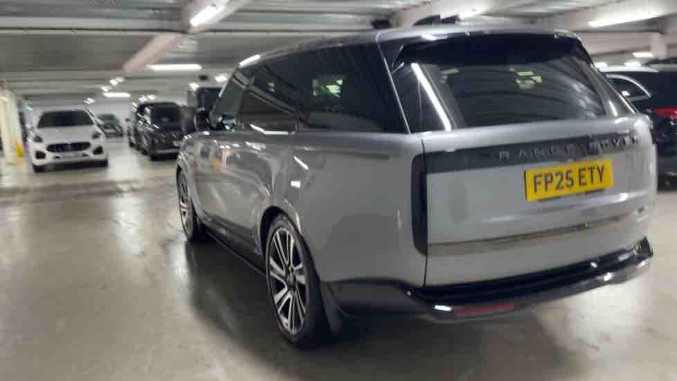 More views of Land Rover Range Rover