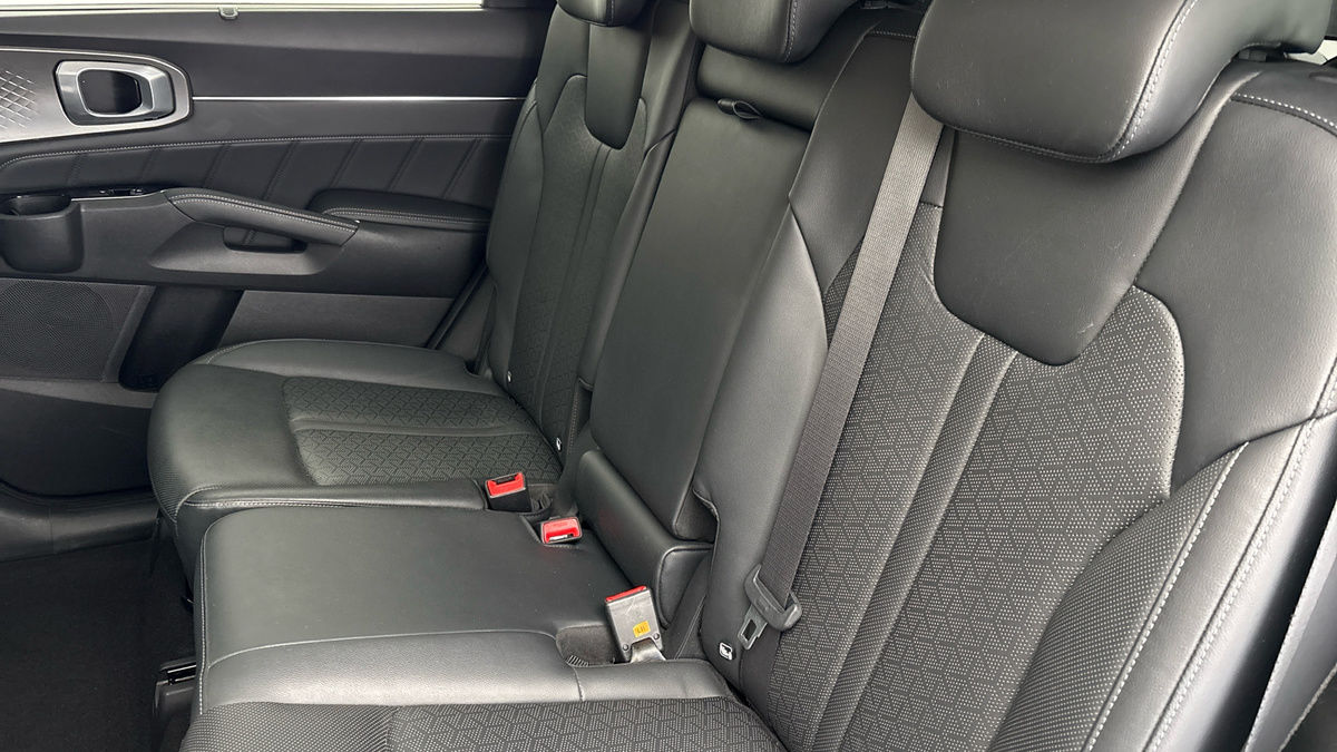 Kia Sorento Image 8