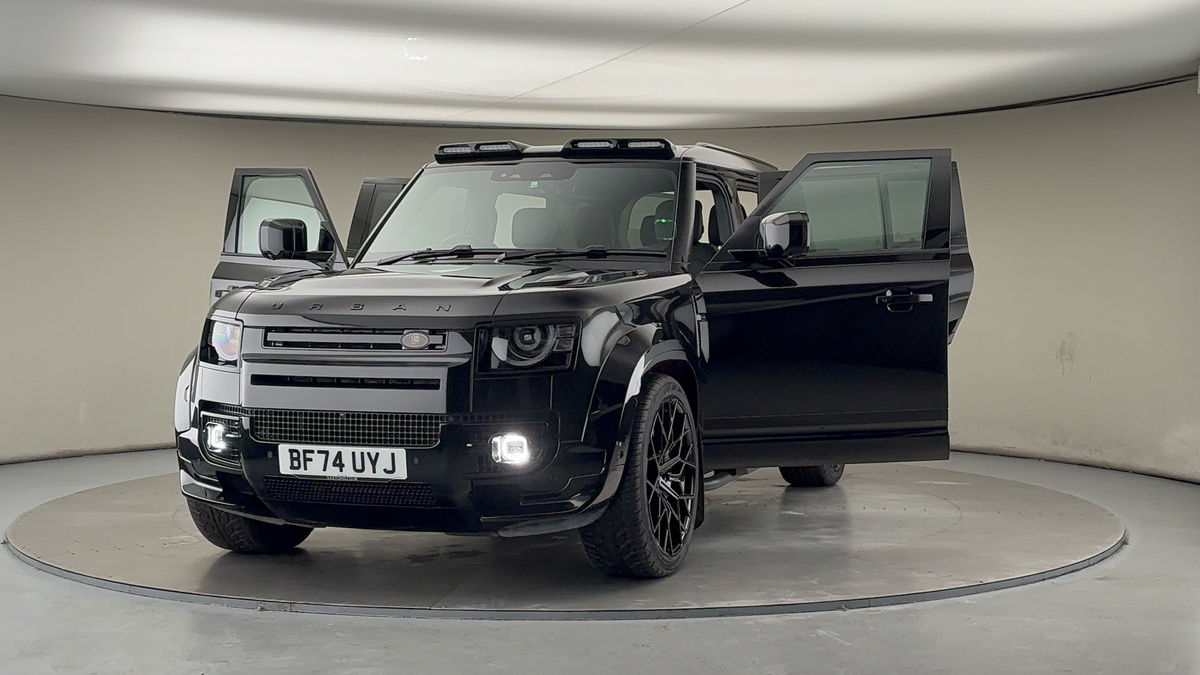 More views of Land Rover Defender 110