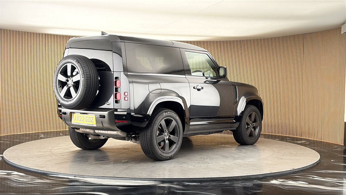 Land Rover Defender 90 Image 21