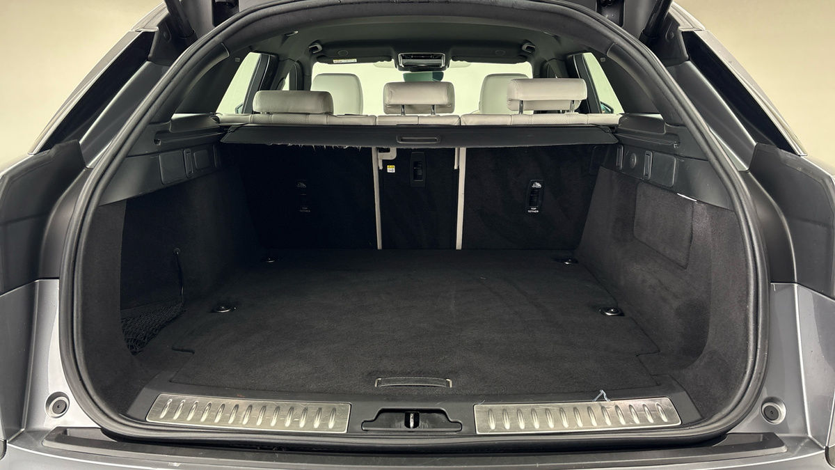 Land Rover Range Rover Velar Image 11