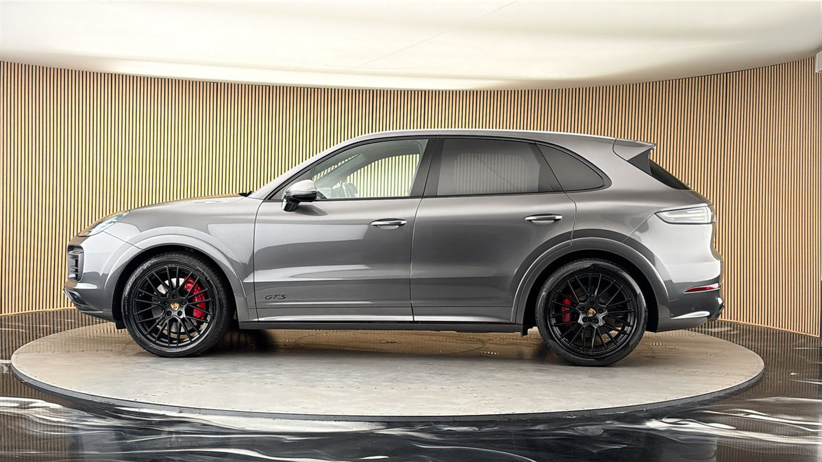 More views of Porsche Cayenne