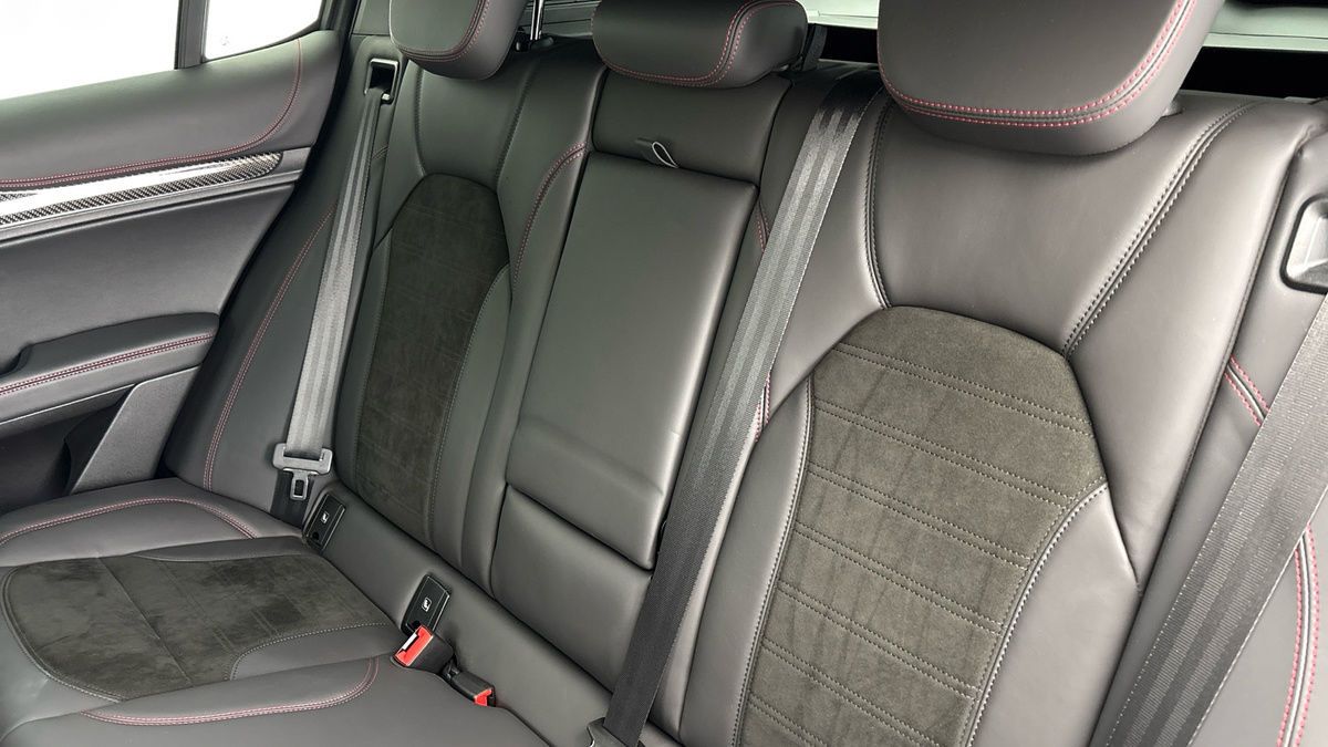 Alfa Romeo Stelvio Image 8