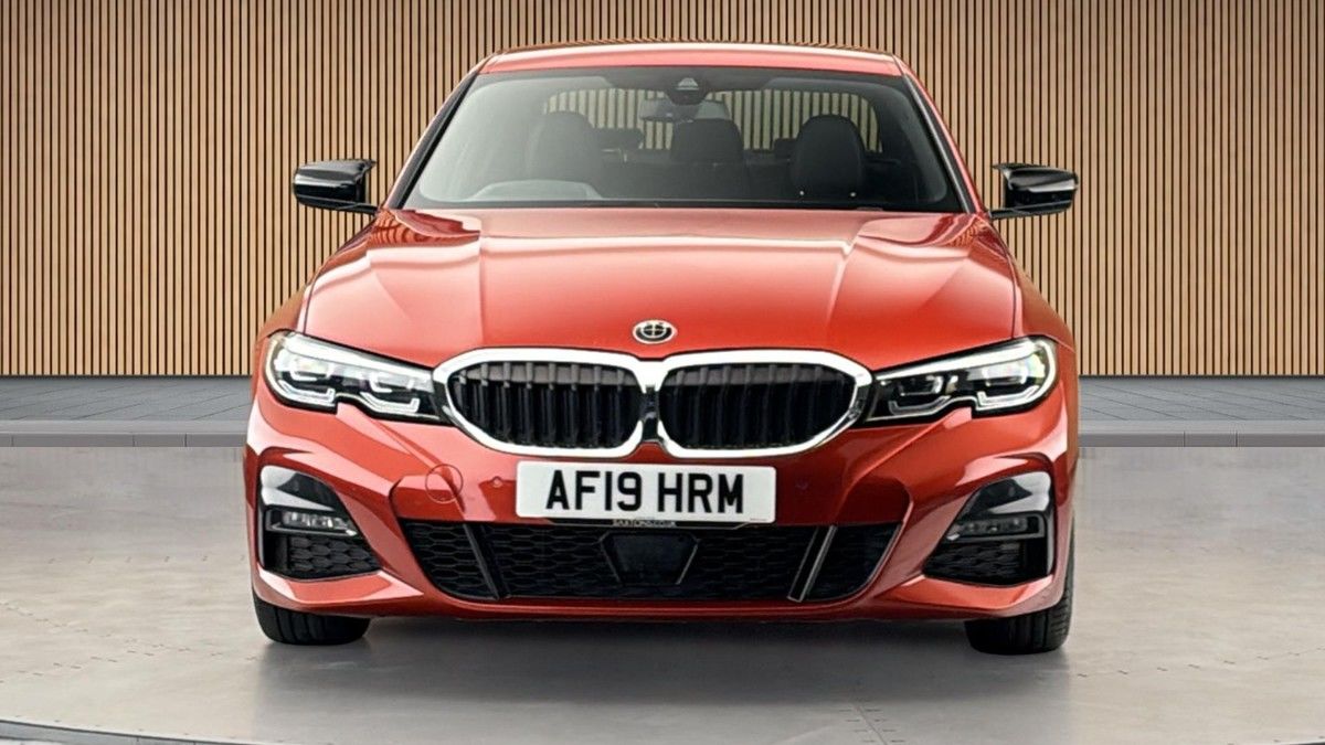 BMW 3 Series Image 3