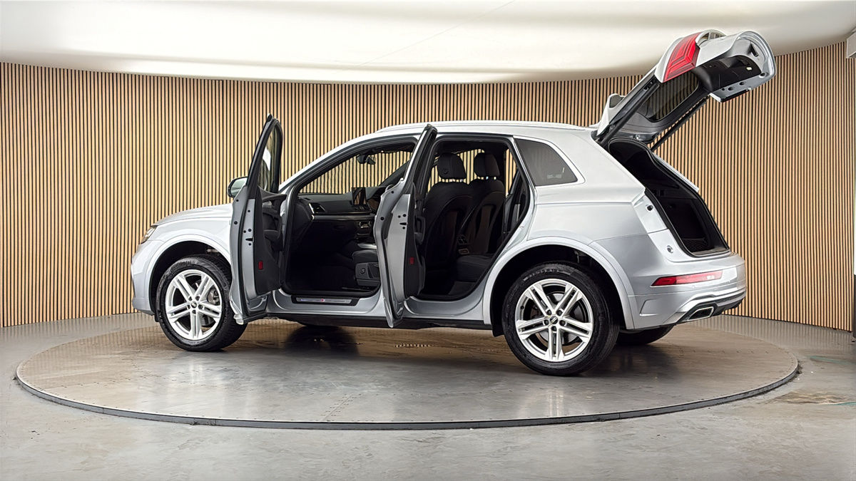 More views of Audi Q5