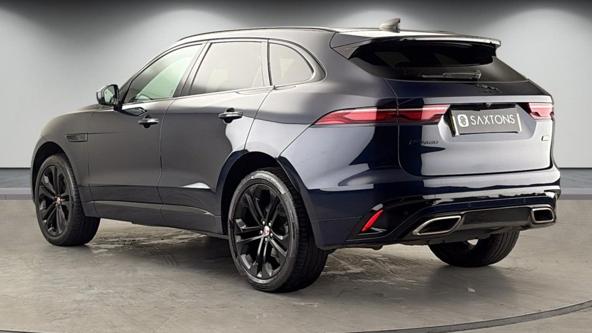 Jaguar F-PACE Image 2