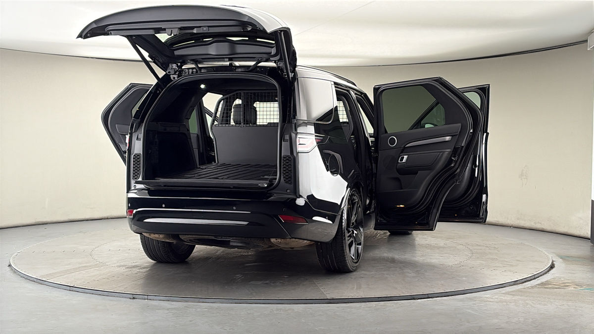 More views of Land Rover Discovery