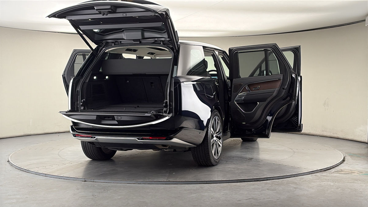 More views of Land Rover Range Rover