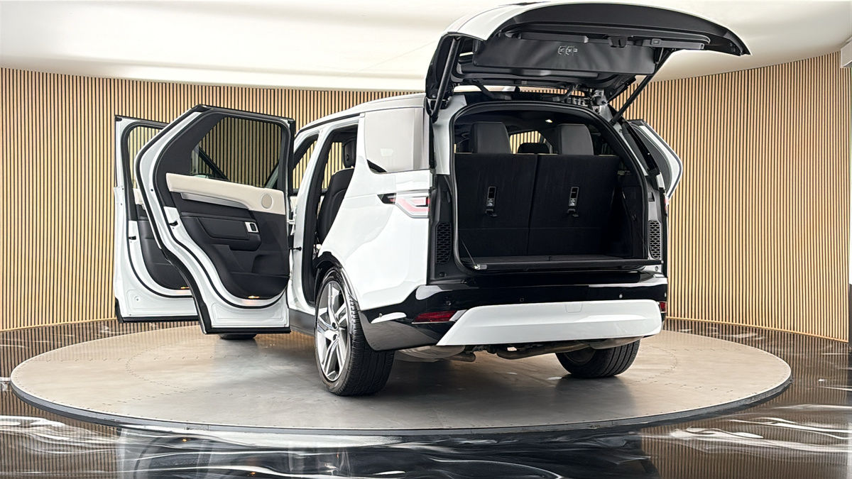 More views of Land Rover Discovery