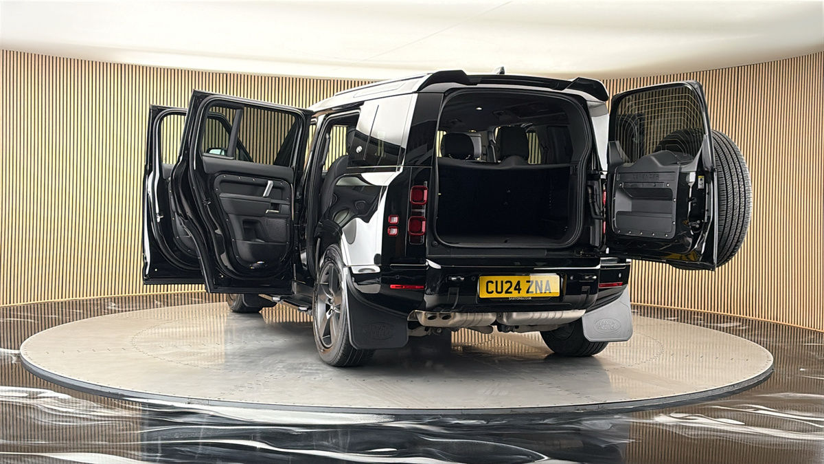 More views of Land Rover Defender 110