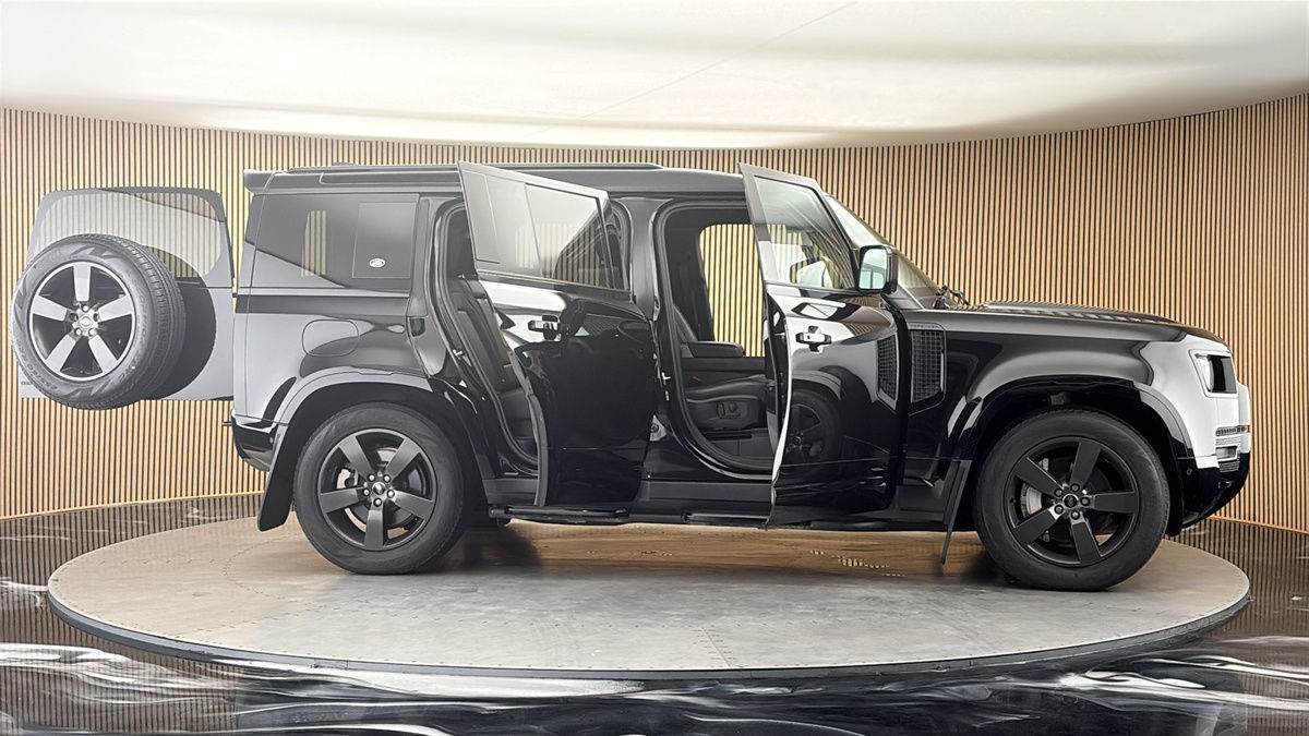 More views of Land Rover Defender 110