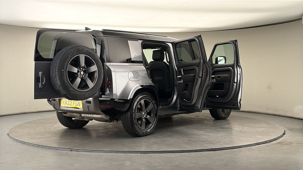 More views of Land Rover Defender 110