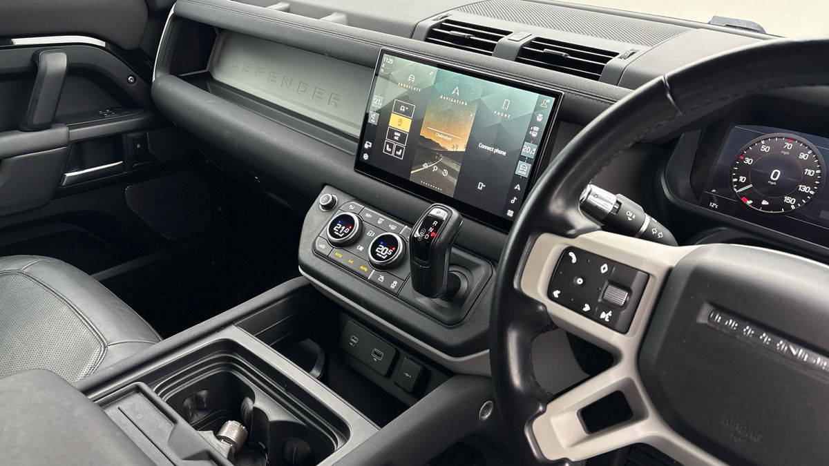 Land Rover Defender 90 Image 18
