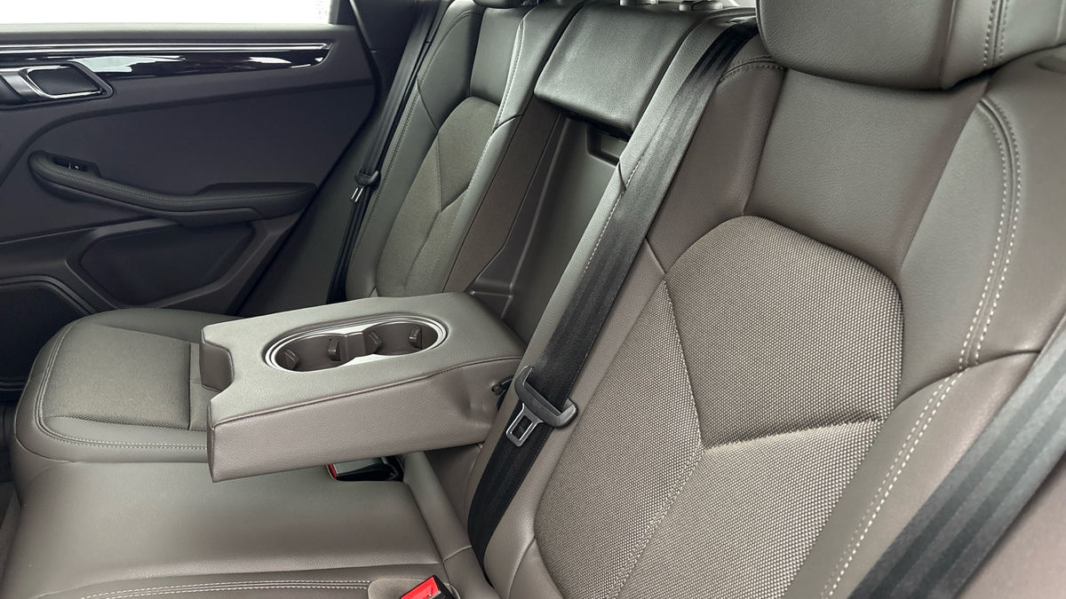 Porsche Macan Image 9