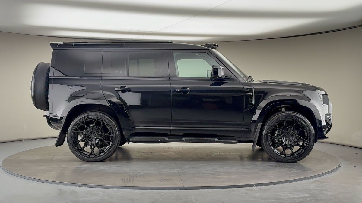 Land Rover Defender 110 Urban Image 16