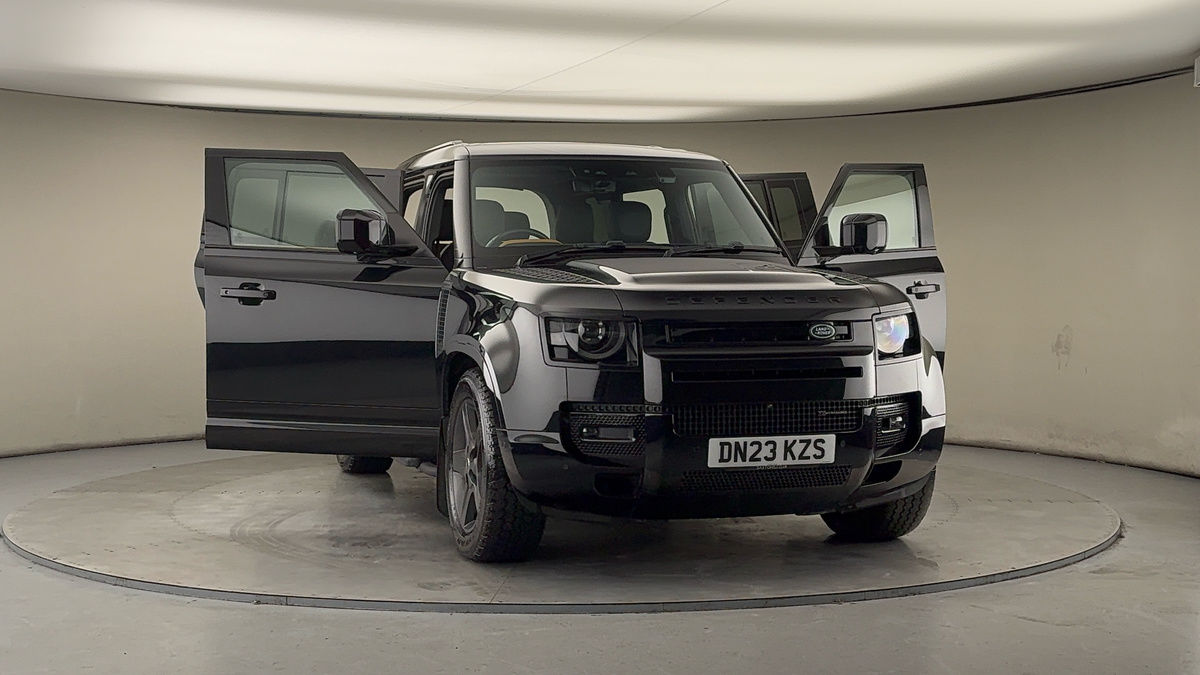 More views of Land Rover Defender 110