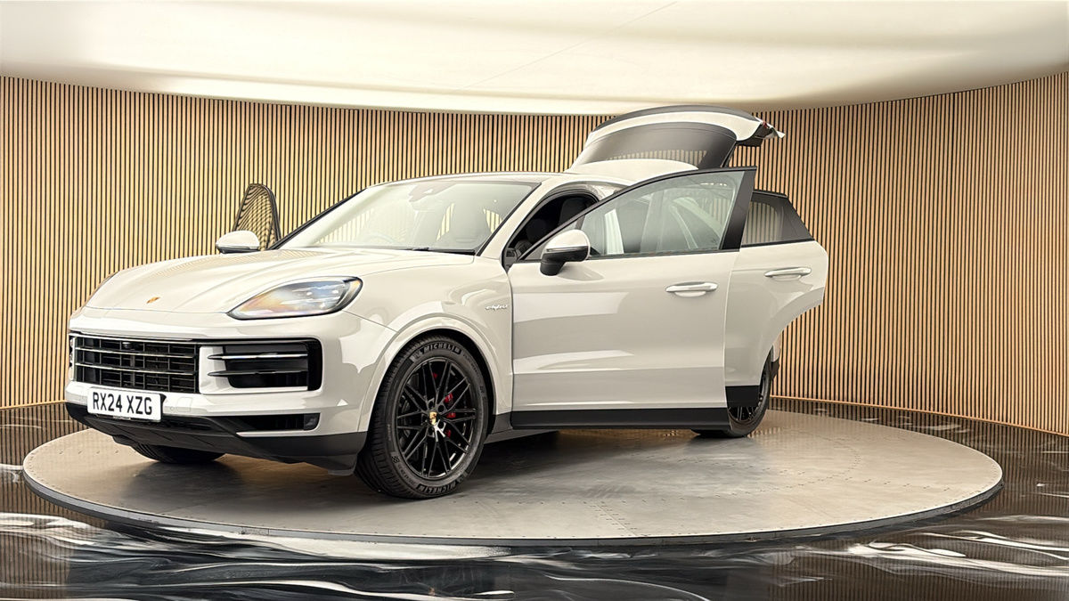 More views of Porsche Cayenne