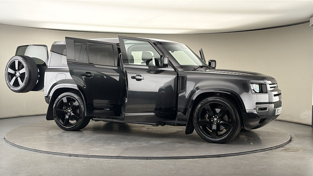 More views of Land Rover Defender 110