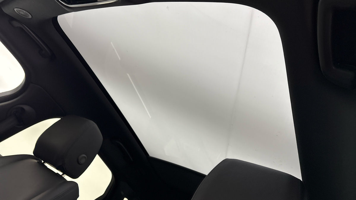 Land Rover Range Rover Velar Image 6