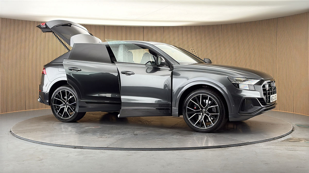 More views of Audi SQ8