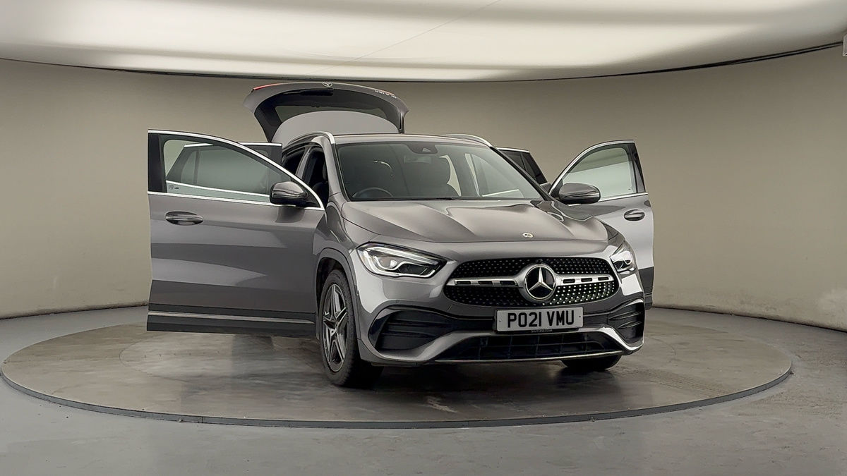 More views of Mercedes-Benz GLA