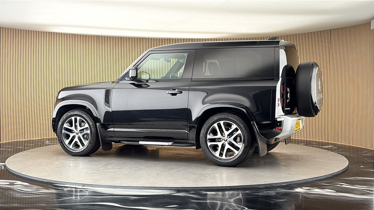 More views of Land Rover Defender 90