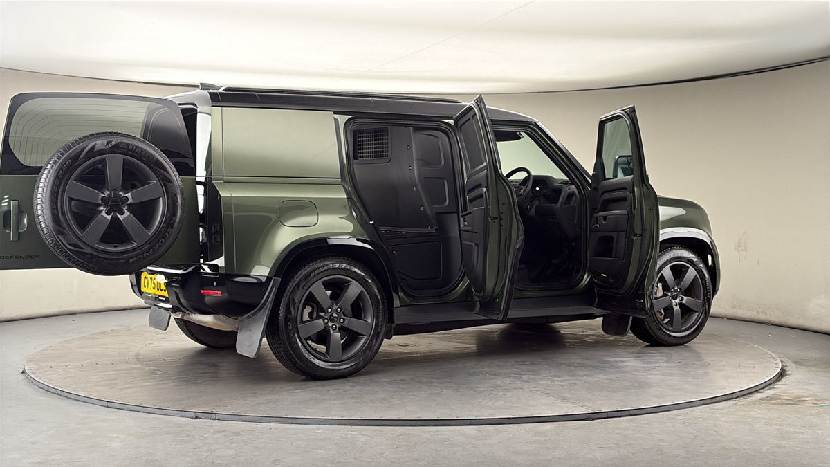 More views of Land Rover Defender 110