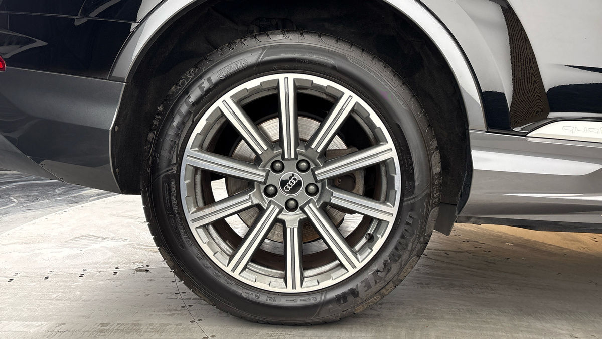 Audi Q7 Image 10