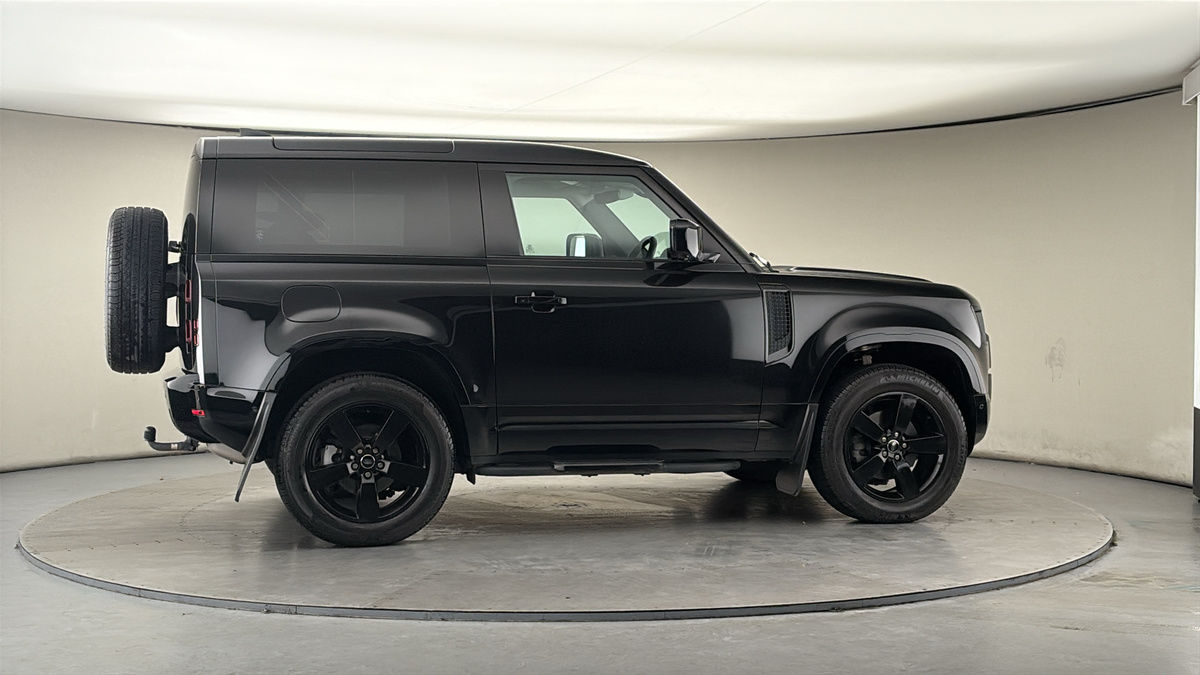 More views of Land Rover Defender 90