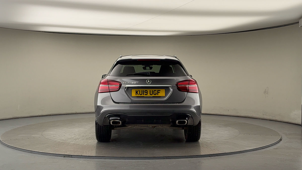 Mercedes-Benz GLA Image 4