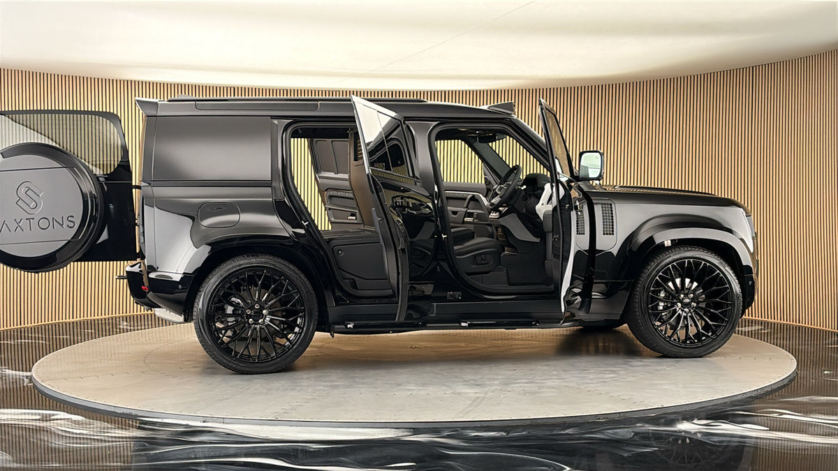 More views of Land Rover Defender 110