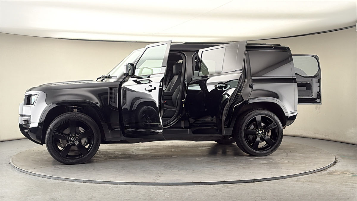 More views of Land Rover Defender 110