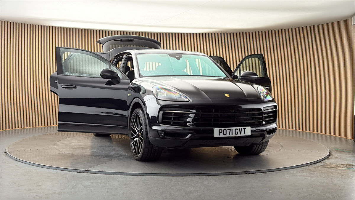 More views of Porsche Cayenne