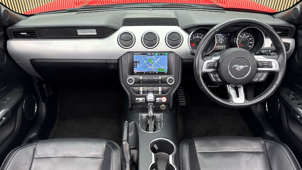 Ford Mustang Image 12