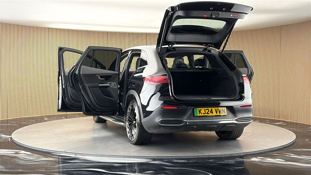 More views of Mercedes-Benz EQE