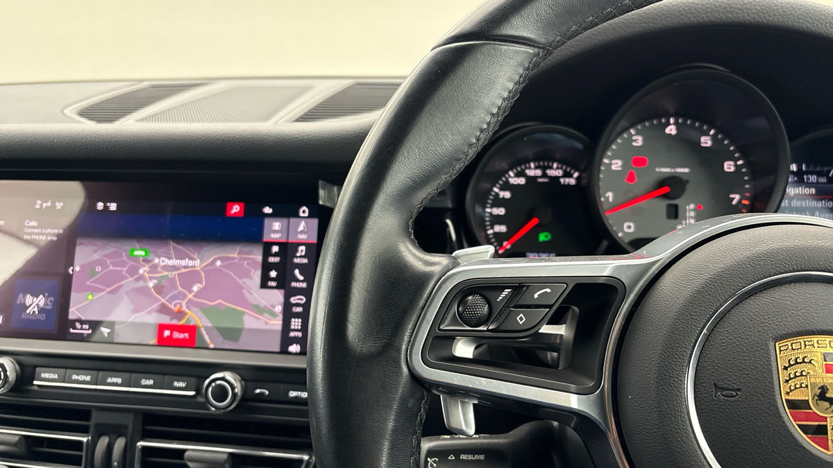 Porsche Macan Image 13