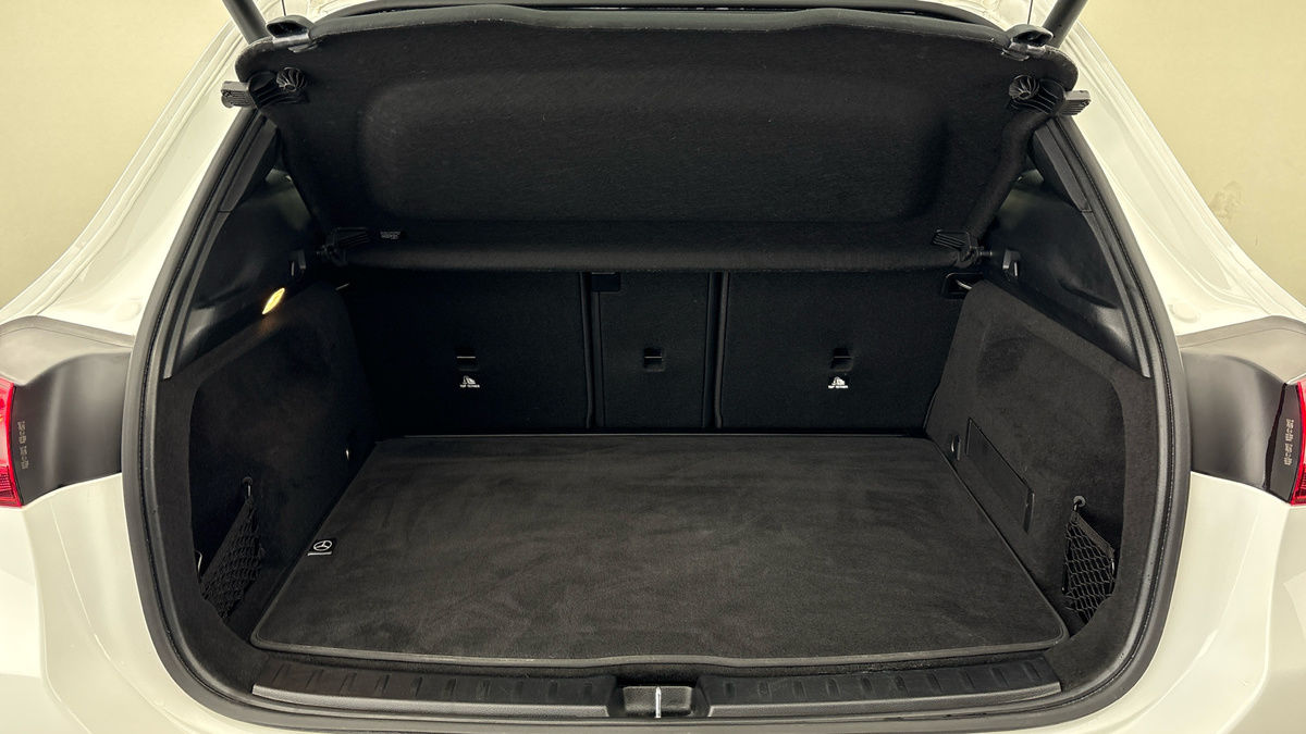 Mercedes-Benz GLA Image 11