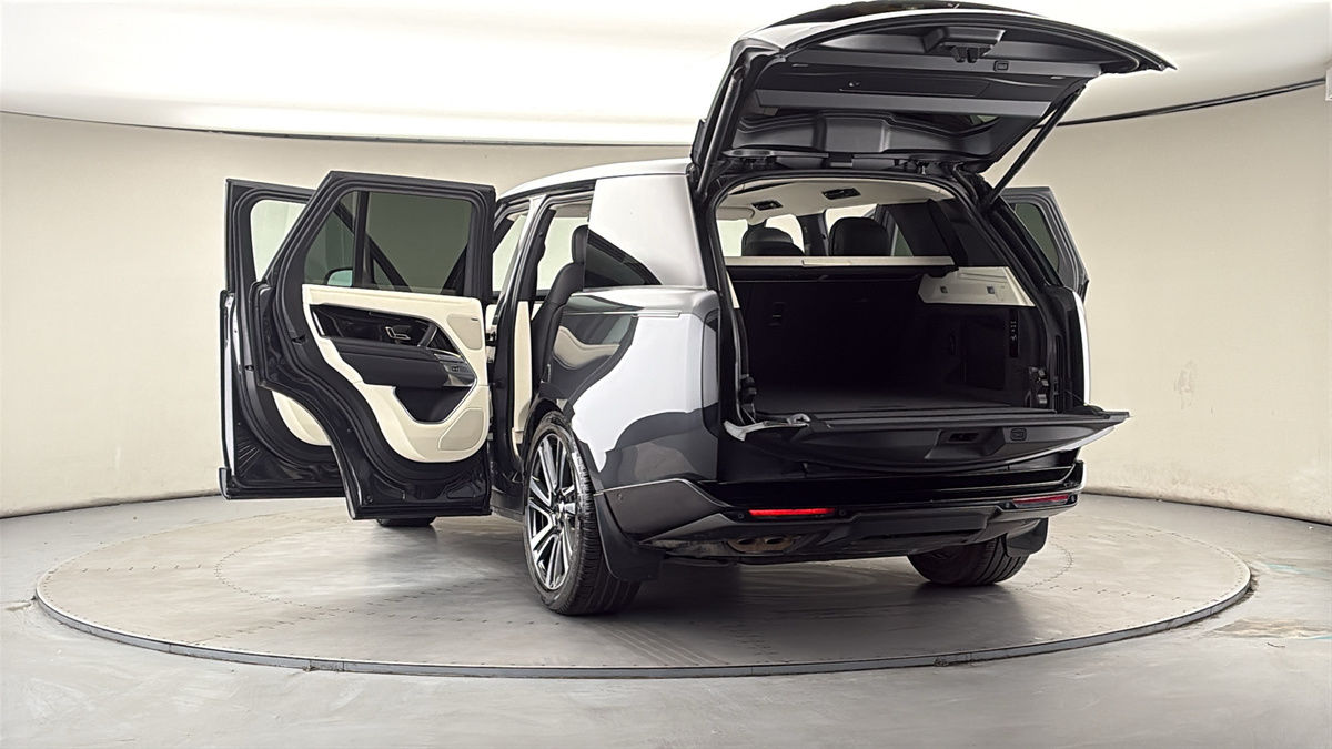 More views of Land Rover Range Rover