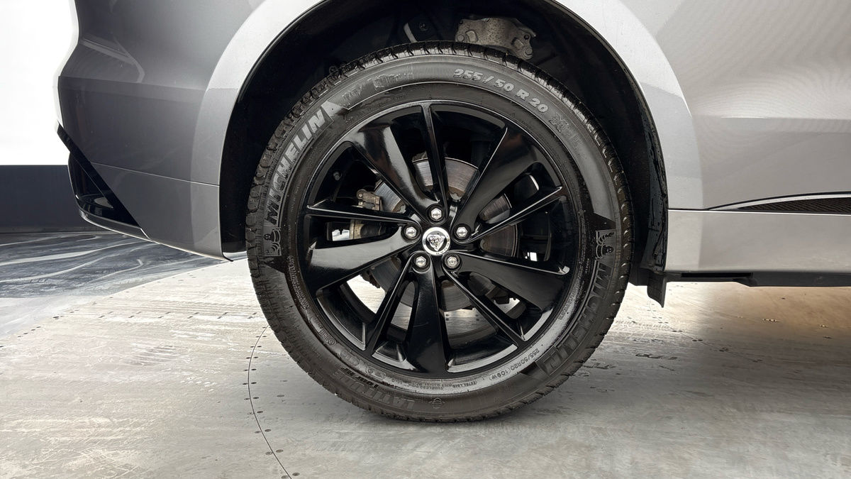 Jaguar F-PACE Image 10