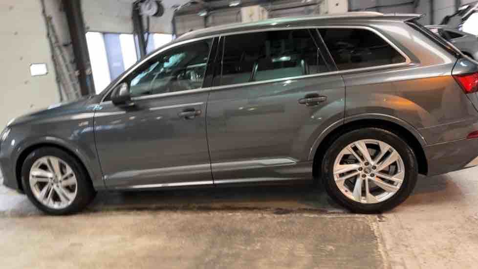 More views of Audi Q7
