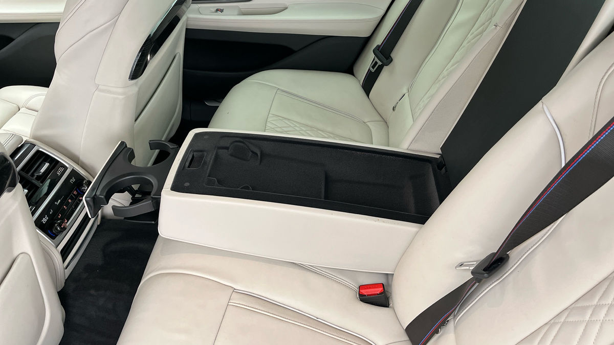 BMW 7 Series Image 9