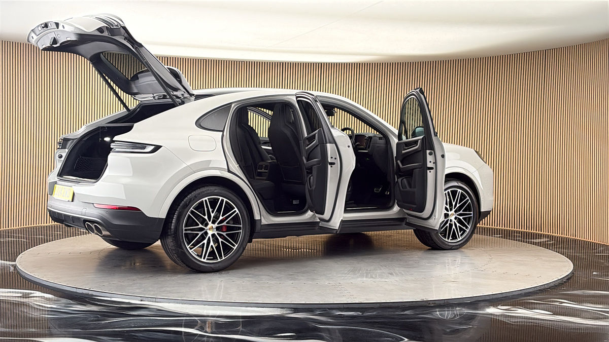 More views of Porsche Cayenne