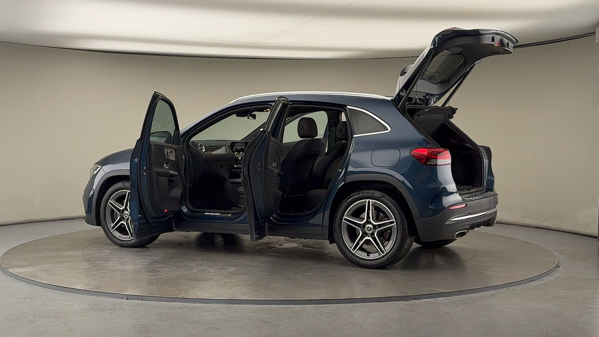 More views of Mercedes-Benz GLA