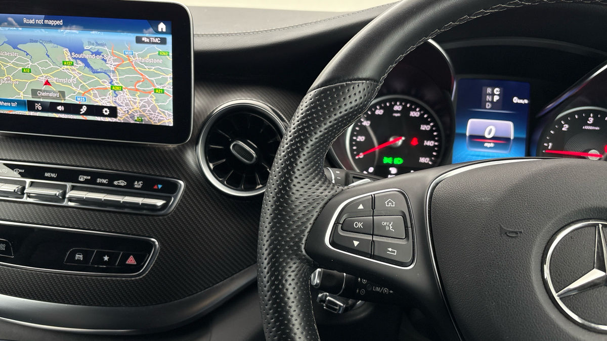 Mercedes-Benz V Class Image 13