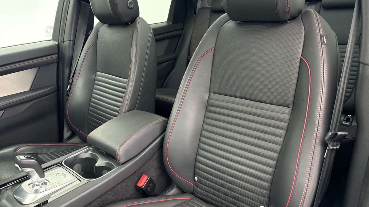 Land Rover Discovery Sport Image 7